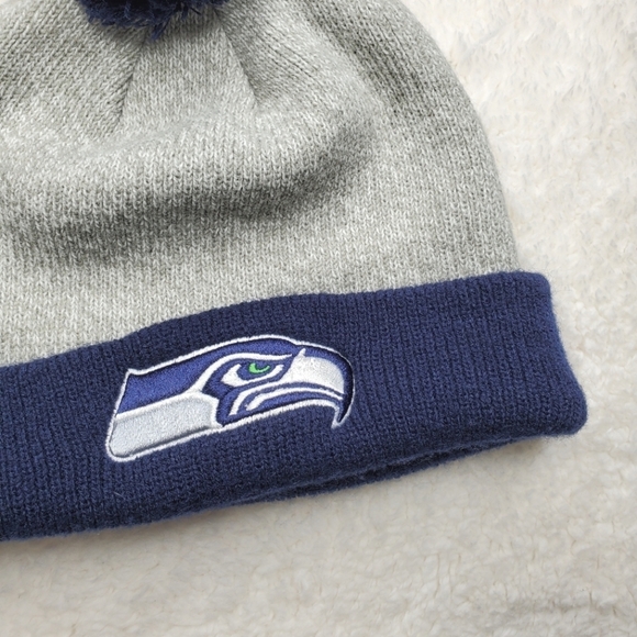 NFL Seattle Seahawks Football Gray Ribbed Knit Pom Pom Winter Beanie - Picture 2 of 4